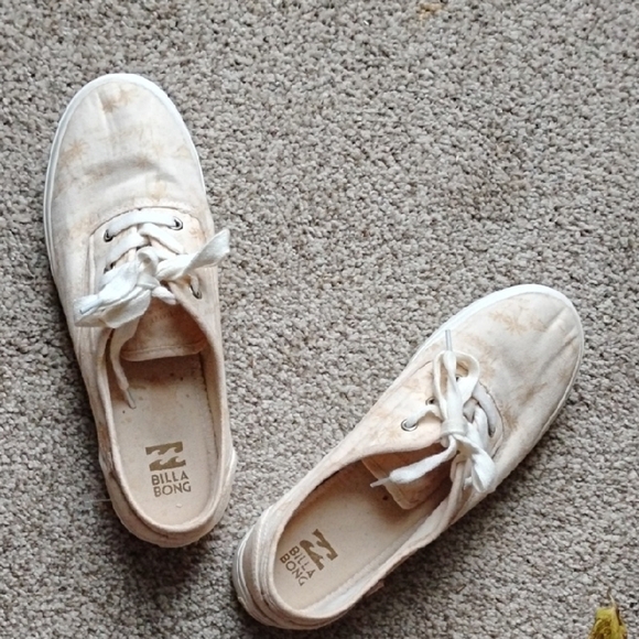 Billabong Cream Slip-On Shoes - Picture 1 of 9